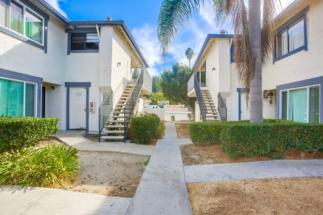 Building Photo - Newly Renovated 3BR/2BA Condo in