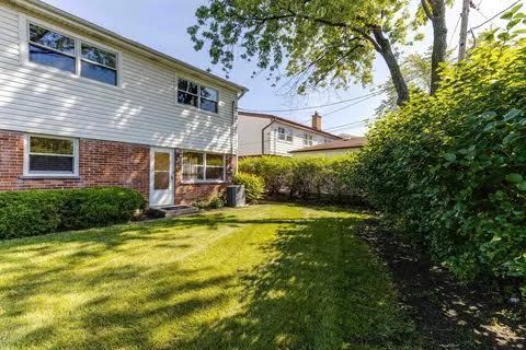 Building Photo - 317 E Valley Ln