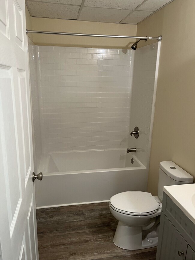 Building Photo - 110 Blair St