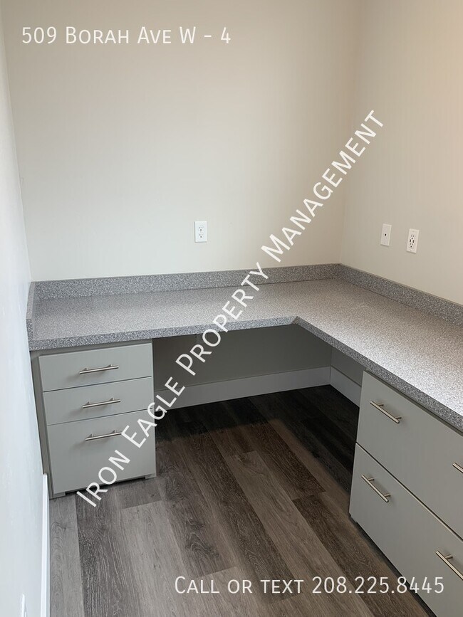 Building Photo - 509 Borah Ave W
