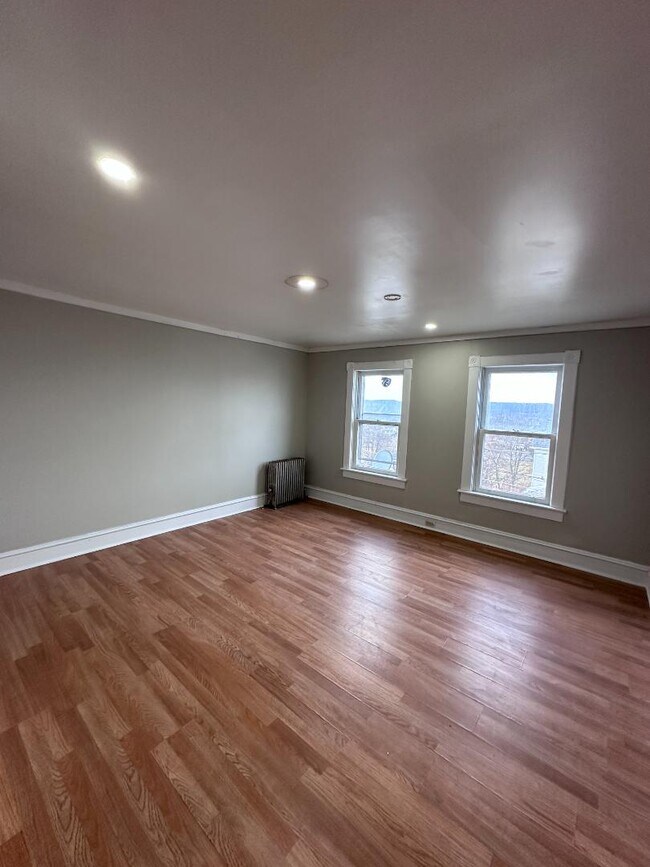 Building Photo - 787 Keating St