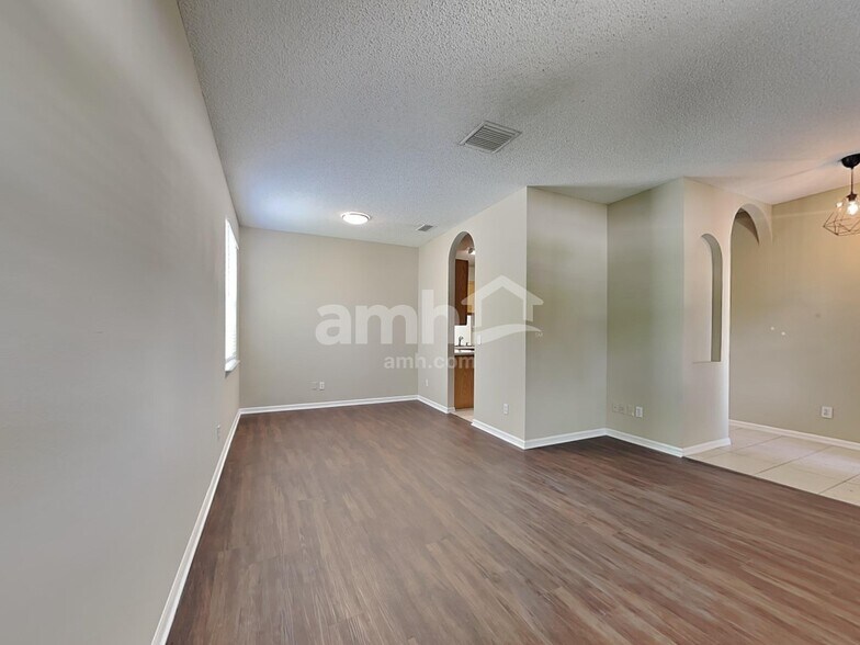 Building Photo - 1345 Brooke View Dr