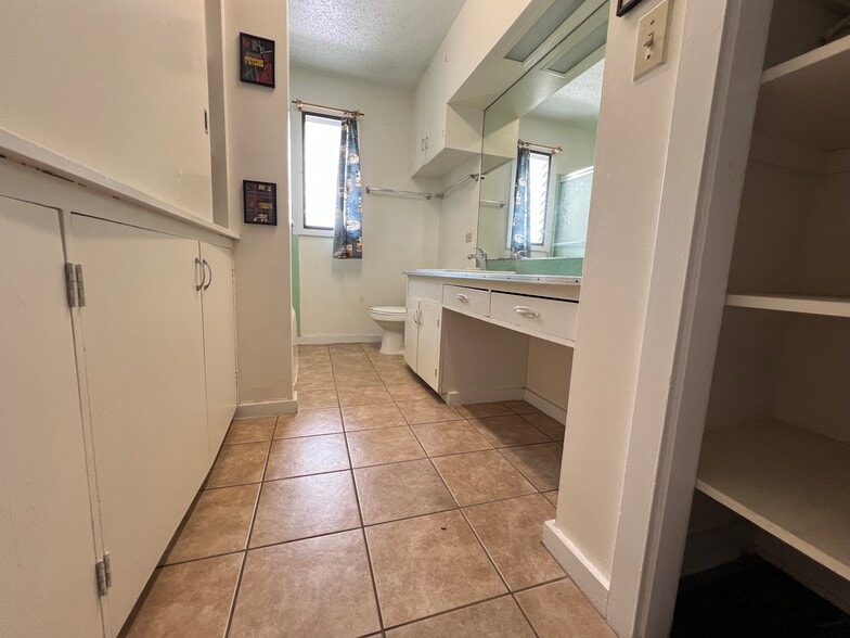 Bathroom - 1014 Kapahulu Ave