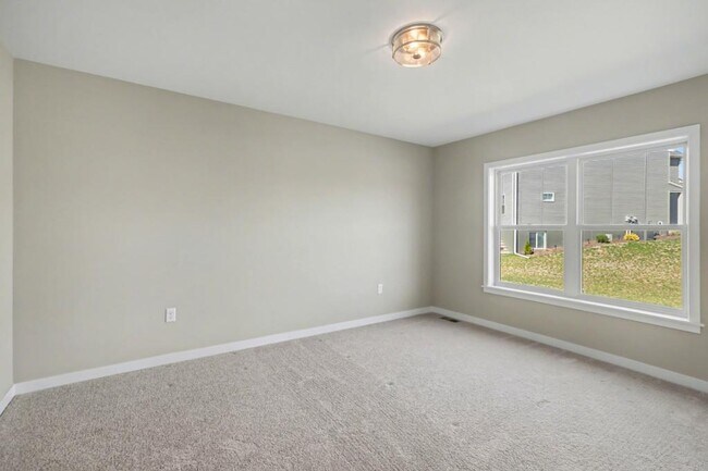 Building Photo - 7213 White Oak Blvd