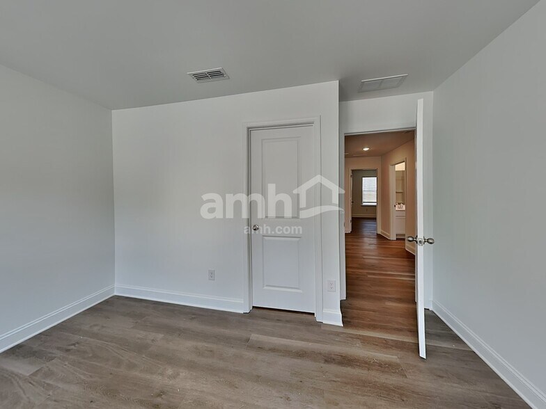 Building Photo - 3530 Jefferson Cor Ln