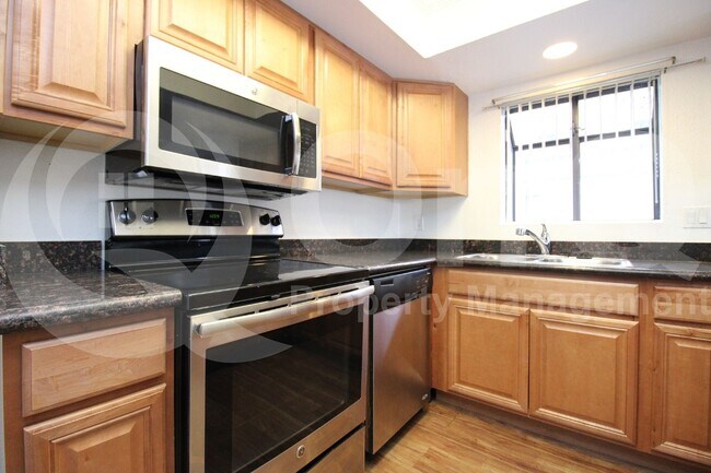 Building Photo - 3435 W Danbury Dr