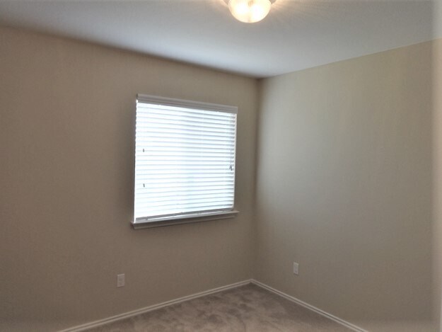 Building Photo - 13329 High Sierra St