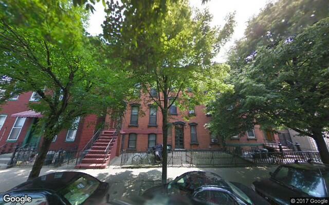 Building Photo - 122 India St