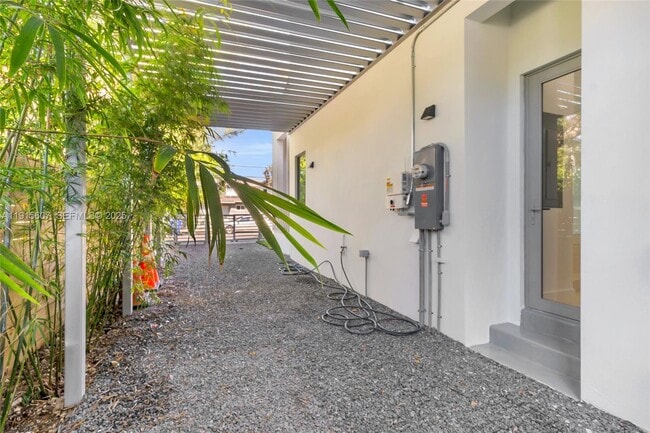 Building Photo - 3604 Day Ave