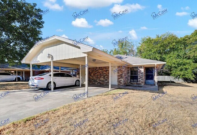 Primary Photo - 409 Rockcrest Dr