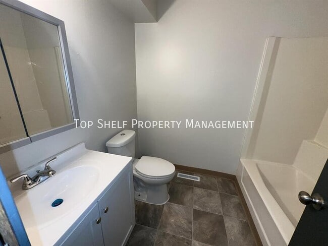 Building Photo - 108 McKinley Ave