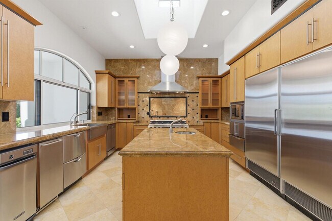 Building Photo - 6997 E Paradise Ranch Rd