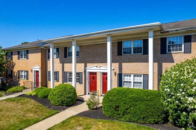 Building Photo - Sterling Glen