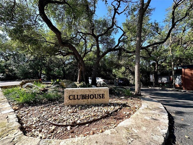 Building Photo - 4711 Spicewood Springs Rd