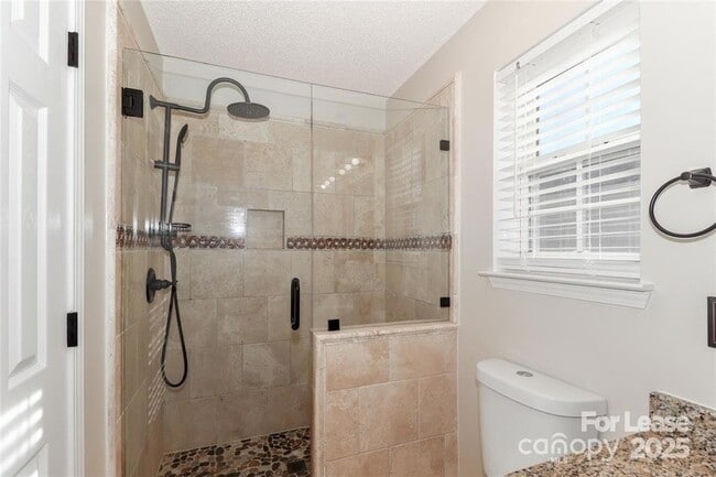 Building Photo - 9408 Meadowmont View Dr