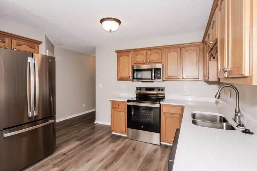 Building Photo - 9815 Riggin Dr