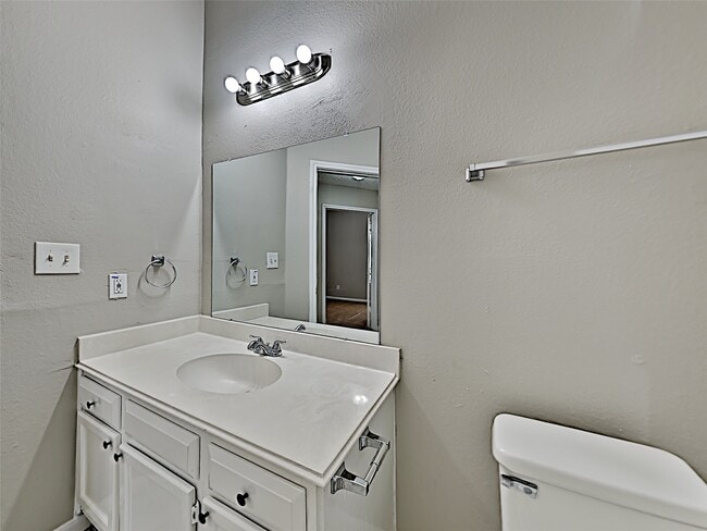 Building Photo - 3215 Boynton Dr