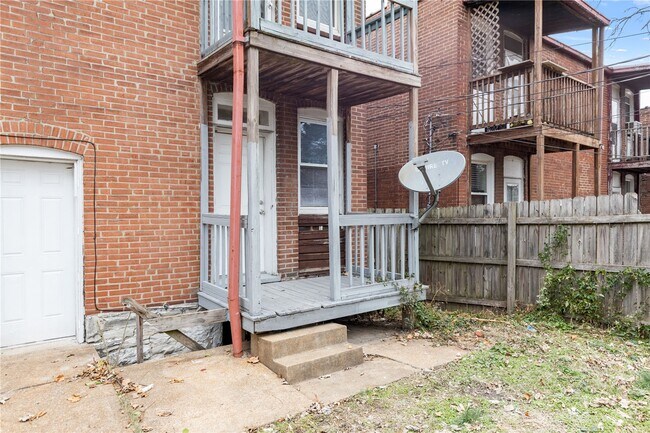 Building Photo - 4234 Dewey Ave