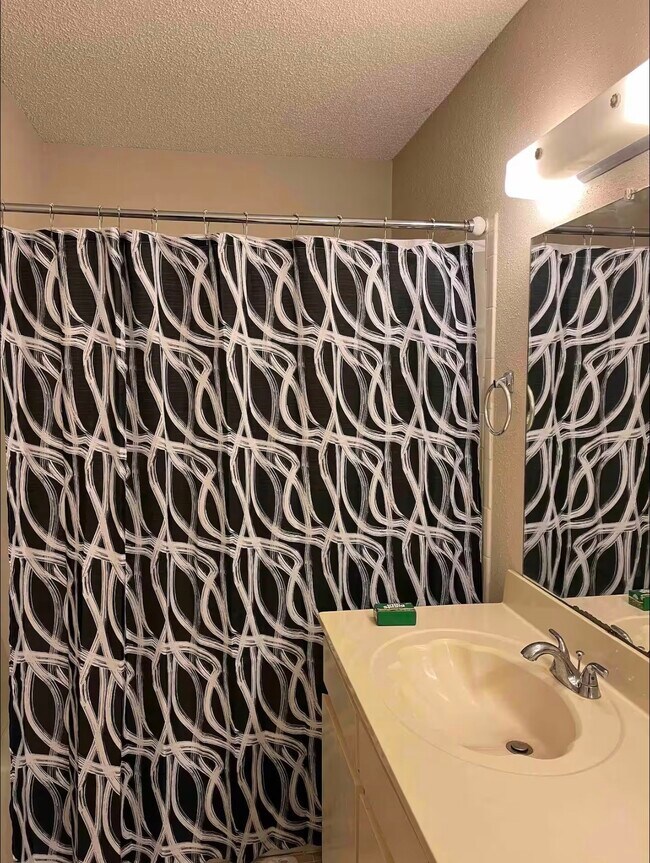 Building Photo - 7575 Cambridge St