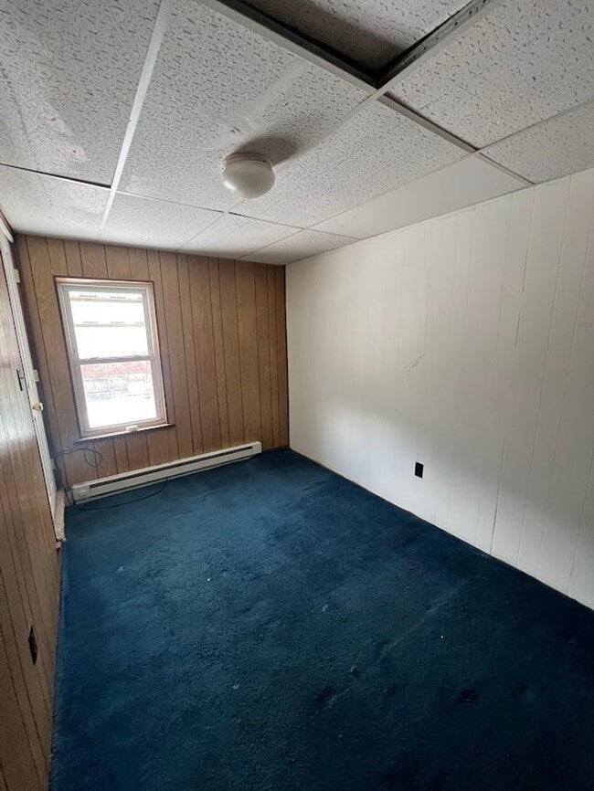 Building Photo - Single Family Home