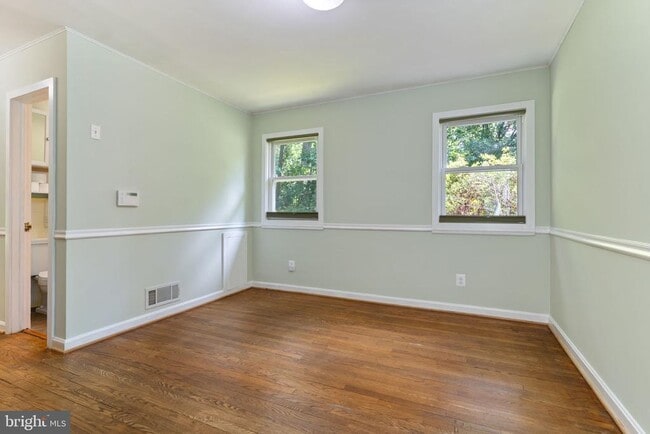Building Photo - 2206 N Taft St