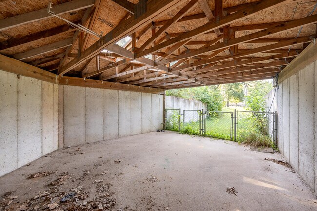Building Photo - 214 Green Ave