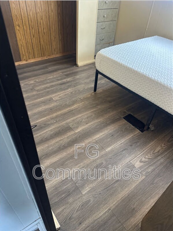 Building Photo - 123 Tuckaway Ln