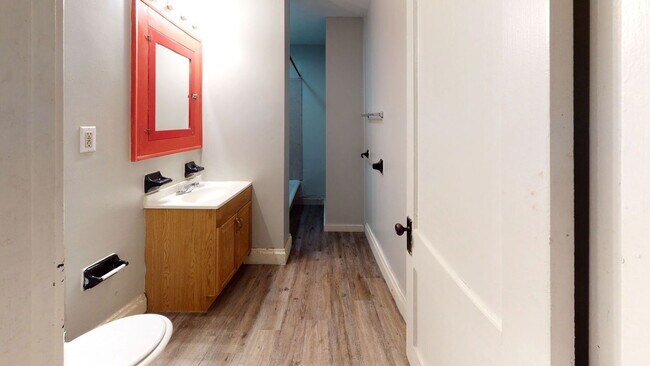 Building Photo - 383 E 13th Ave