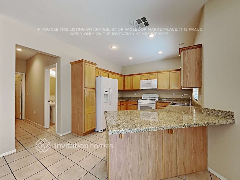 Building Photo - 10928 Salernes St