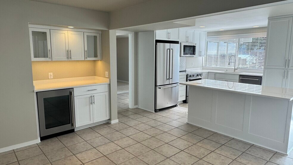 Building Photo - 16736 Shore Dr NE