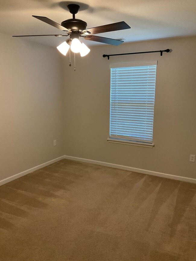 Building Photo - 104 Forest Oaks Dr