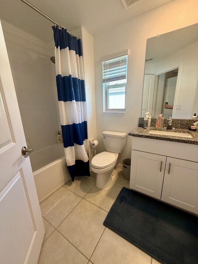 Building Photo - Bryant Square 2/2.5 1 car garage