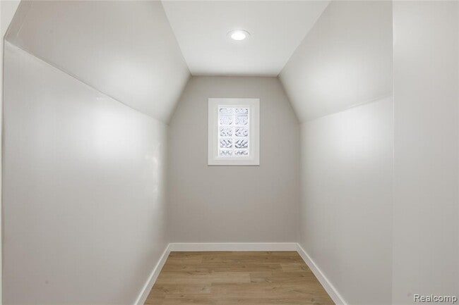 Building Photo - 14615 Winthrop St