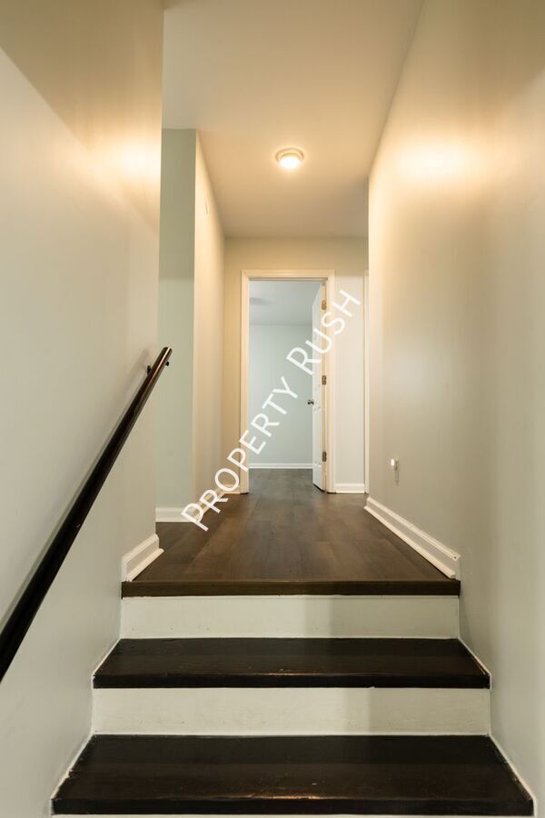 Building Photo - 2290 Malibu Dr SE