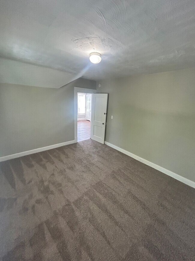 Building Photo - 1121 Jennette Ave NW