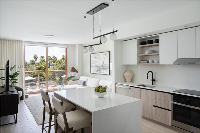 Building Photo - 3900 Alton Rd