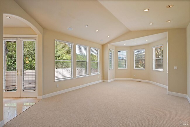 Building Photo - 10 Warrens Way