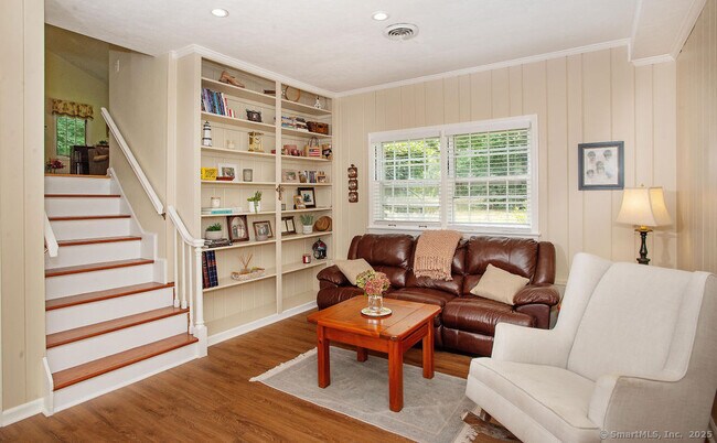 Building Photo - 39 Whiffle Tree Ln