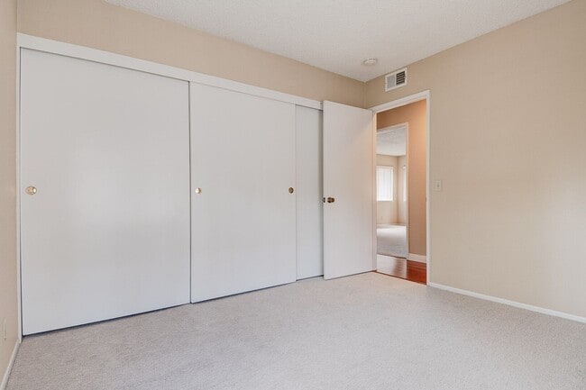 Building Photo - 20 Comanche Cir