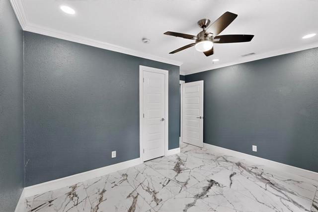 Building Photo - 4006 Mayflower Dr