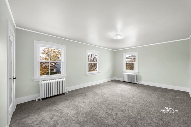 Building Photo - Single Family Home in Historic Oak Park Neighborhood