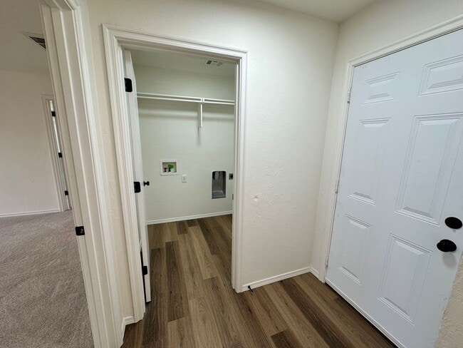 Building Photo - Beautiful 3bed/2bath House Available Near Tinker and Oklahoma Heart Hospital!