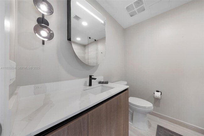 Building Photo - 580 72nd St