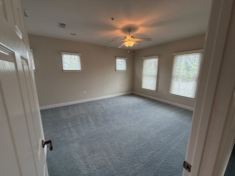 Building Photo - 8763 SW 27th Ln