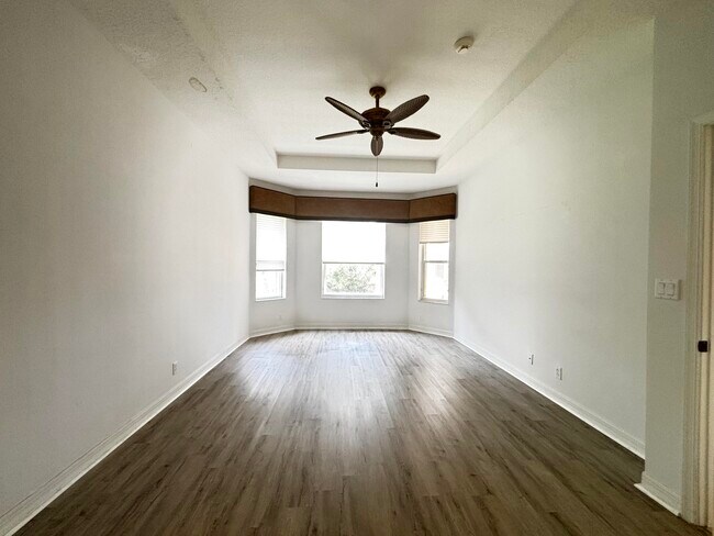 Building Photo - 2679 SE Castle Pine Pl