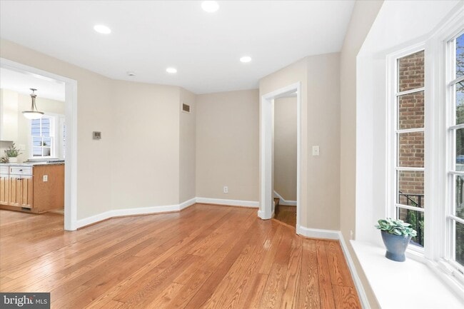 Building Photo - 414 Jefferson St