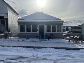 Building Photo - 406 W Daly St