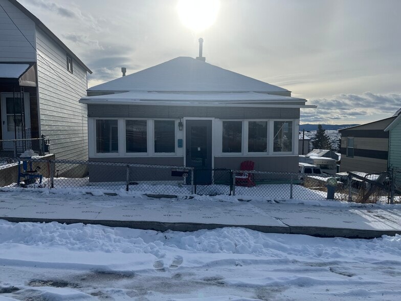 Primary Photo - 406 W Daly St