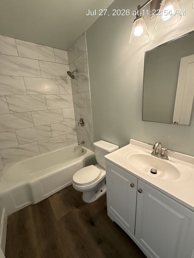 Building Photo - Cozy Home Now Available in Dinuba!!!