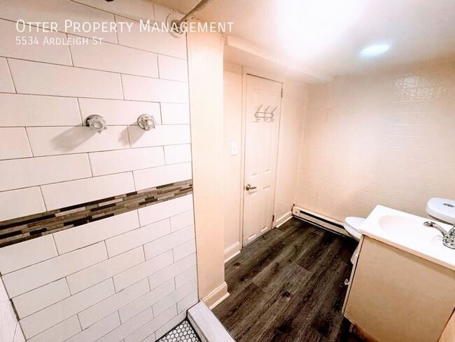 Building Photo - 5534 Ardleigh St